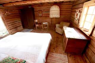 Отели типа «постель и завтрак» Metsara B & B Tornimäe Двухместный номер с 1 кроватью или 2 отдельными кроватями, общая ванная комната-1